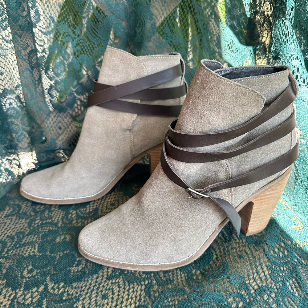 Dolce Vita Stone Grey Suede Booties with Brown Straps Size 9.5